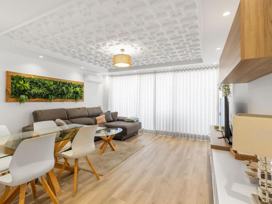 Španělsko RENOVATED OPPORTUNITY WITH SEA VIEWS