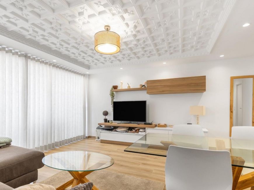 Španělsko RENOVATED OPPORTUNITY WITH SEA VIEWS