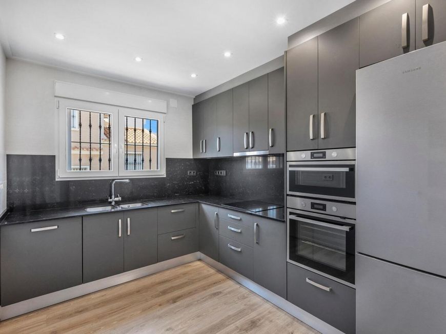 Španělsko Renovated Villa Opportunity in Aguas Nuevas