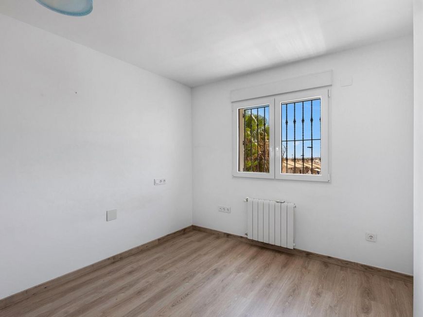 Španělsko Renovated Villa Opportunity in Aguas Nuevas