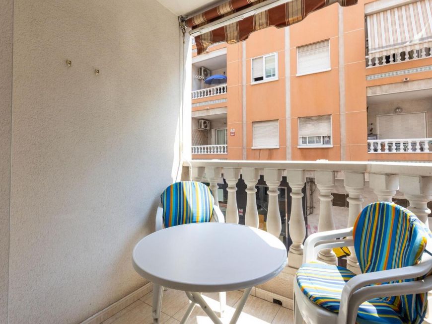 Espanha Central apartment with parking, pool and large storage room 900 m from the sea