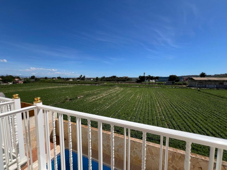 Španělsko 2 BEDROOM APARTMENT WITH GARAGE AND POOL!!