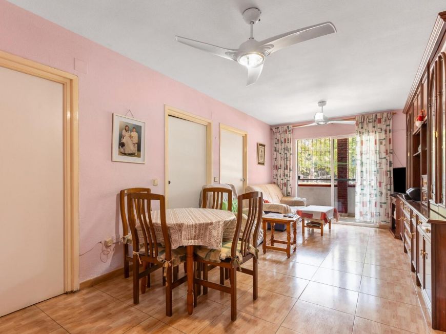 Španělsko Spacious Ground Floor Apartment in Torrevieja - Unique Opportunity