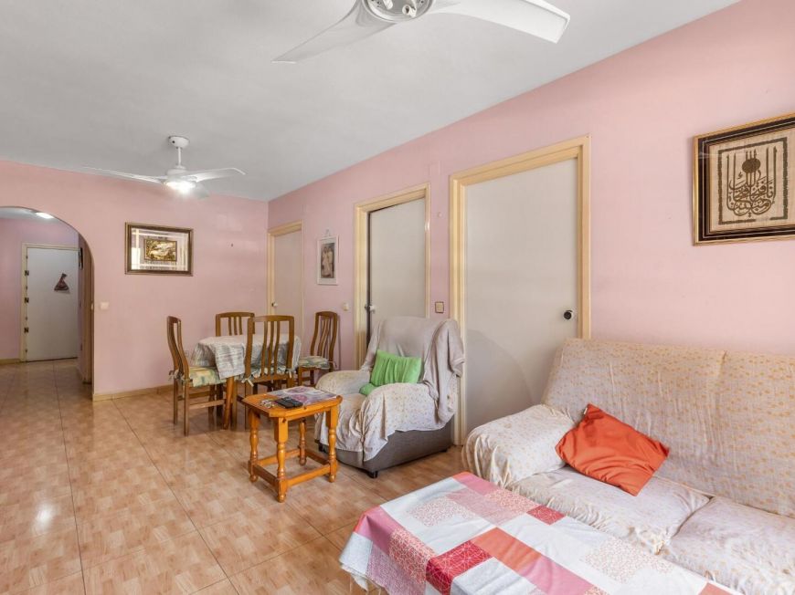 Španělsko Spacious Ground Floor Apartment in Torrevieja - Unique Opportunity