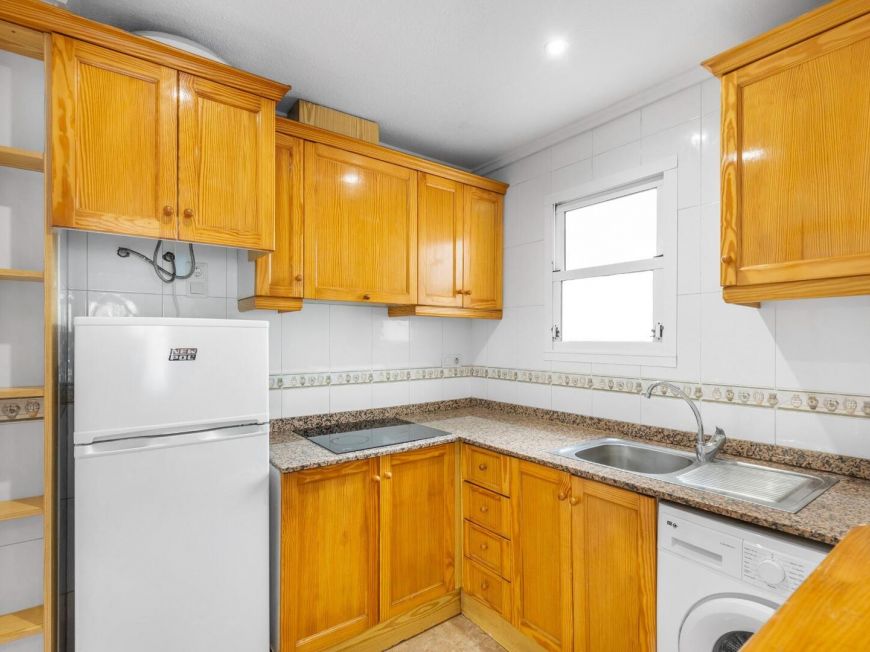 Španělsko Central Apartment in Torrevieja, 800 m from the Sea, with Communal Pool