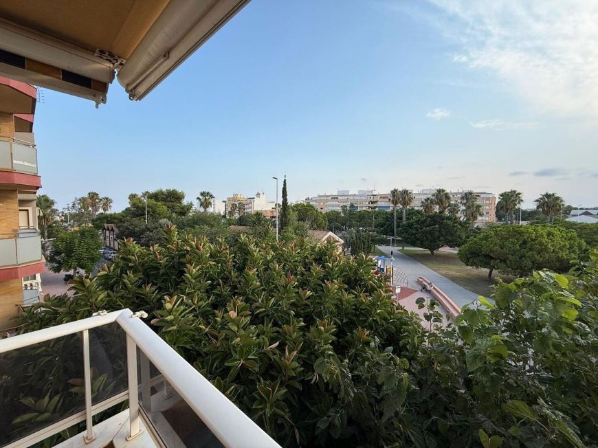 Espanha Opportunity for a one bedroom with park views