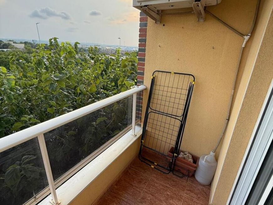 Espanha Opportunity for a one bedroom with park views