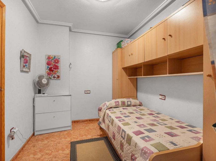 Espanha 2 bedroom opportunity with garage