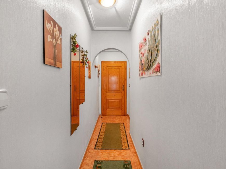 Espanha 2 bedroom opportunity with garage