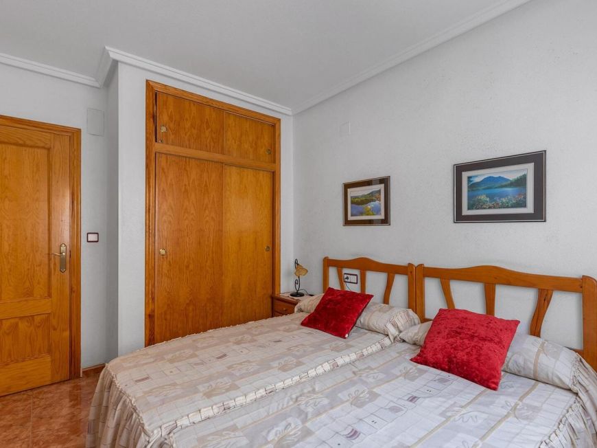 Espanha 2 bedroom opportunity with garage