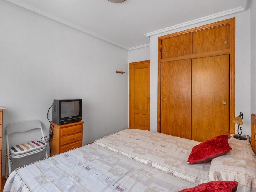 Espanha 2 bedroom opportunity with garage