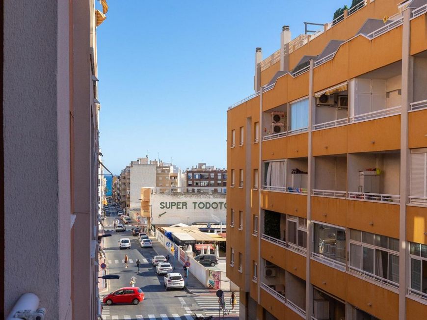 Espanha 2 bedroom opportunity with garage