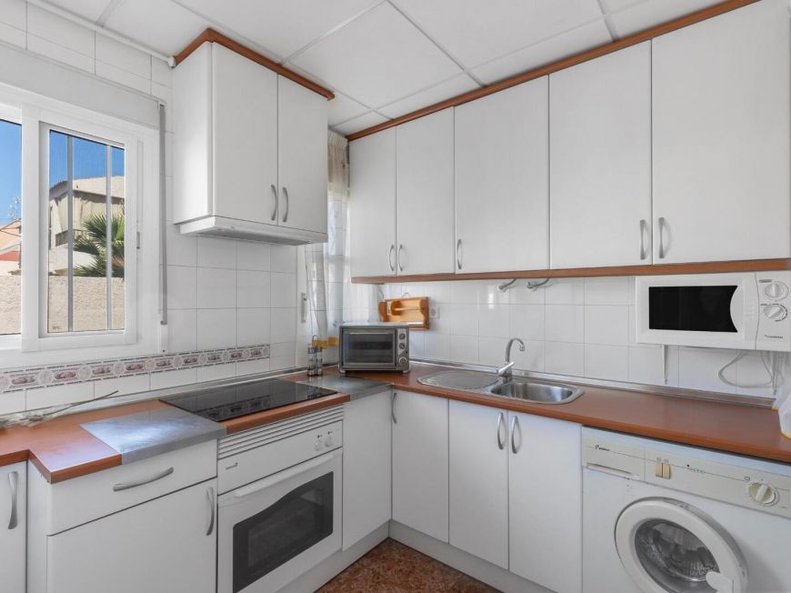 España Apartamento en planta baja 2 habitaciones con plaza de garaje cerrada incluida