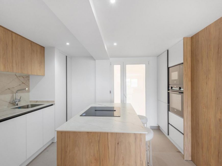 Espanha Luxury Seafront Apartment in La Mata – Fully Renovated and Move-In Ready