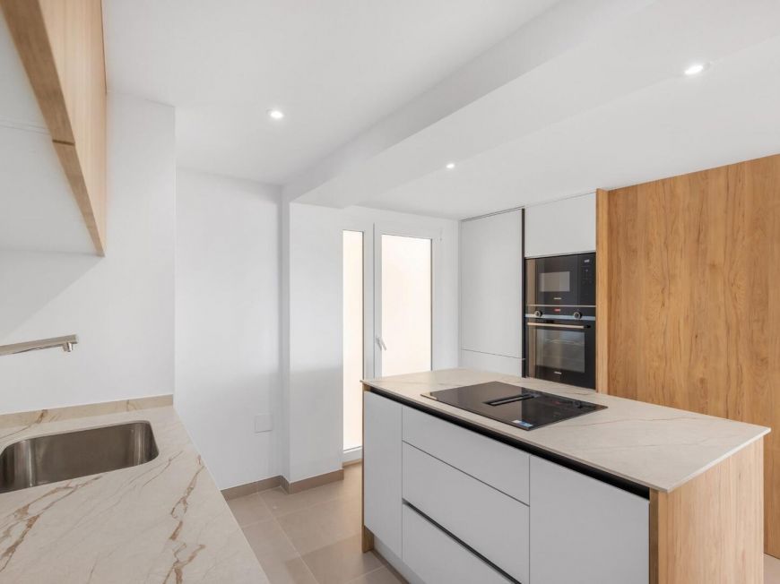 Espanha Luxury Seafront Apartment in La Mata – Fully Renovated and Move-In Ready