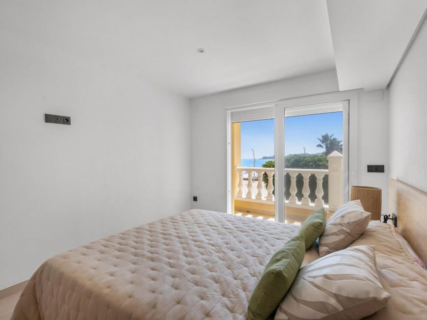 Espanha Luxury Seafront Apartment in La Mata – Fully Renovated and Move-In Ready