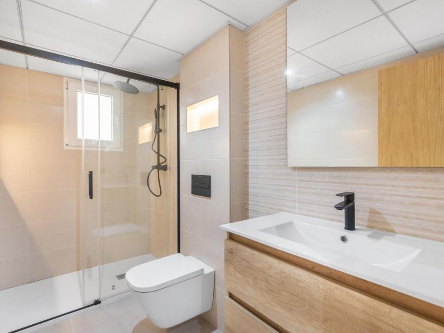 Espanha Luxury Seafront Apartment in La Mata – Fully Renovated and Move-In Ready