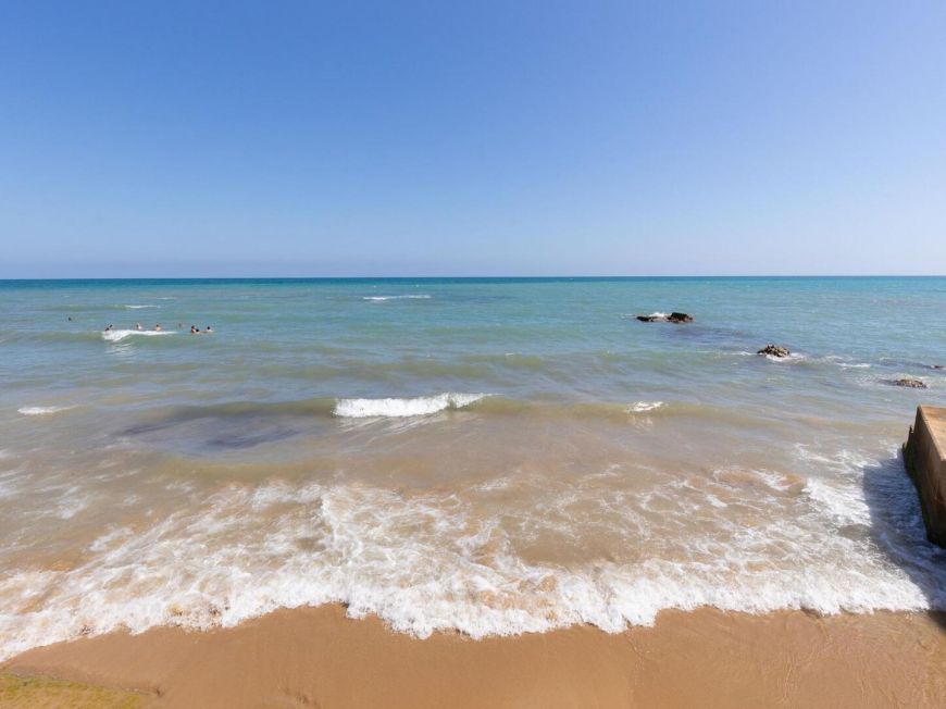 Espanha Luxury Seafront Apartment in La Mata – Fully Renovated and Move-In Ready