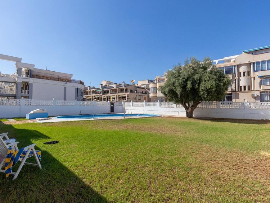 España Oportunidad adosado con garaje y piscina