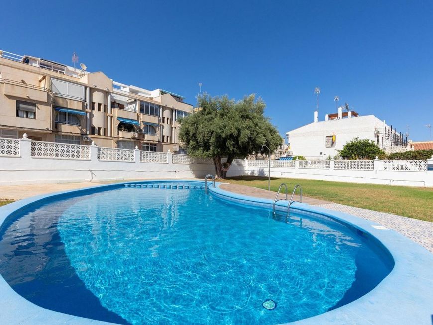 España Oportunidad adosado con garaje y piscina