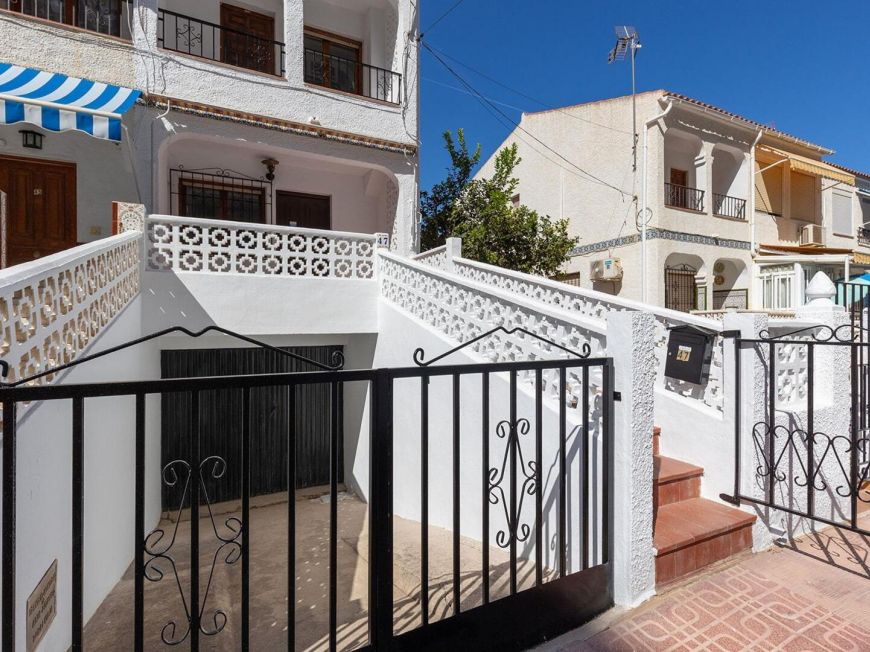 España Oportunidad adosado con garaje y piscina