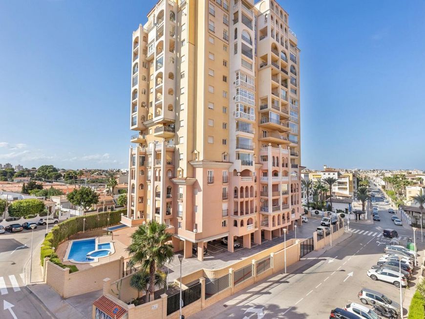 Španělsko Opportunity Playa de Los Locos 2 Bedrooms with Garage