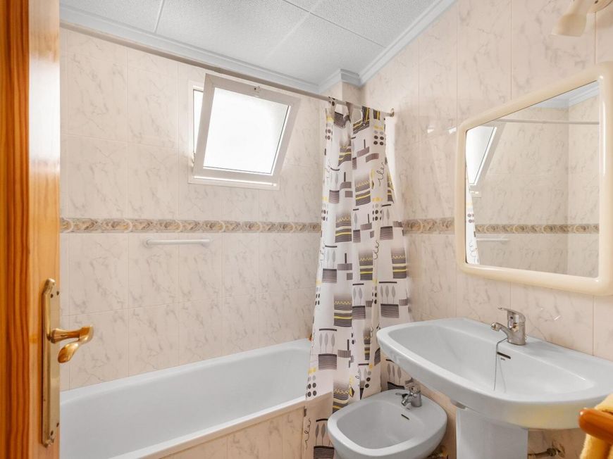 Španělsko Opportunity Playa de Los Locos 2 Bedrooms with Garage