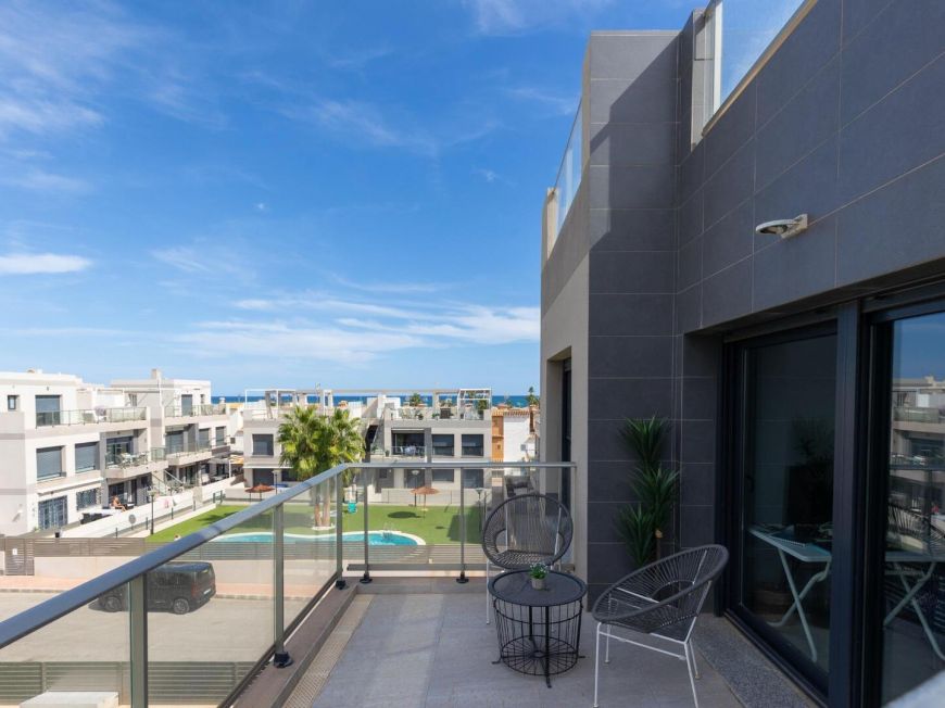 Španělsko Penthouse with 2 Bedrooms, Solarium and Sea Views just 400 m from the Beach