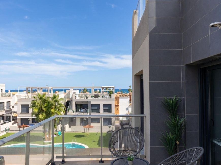 Španělsko Penthouse with 2 Bedrooms, Solarium and Sea Views just 400 m from the Beach