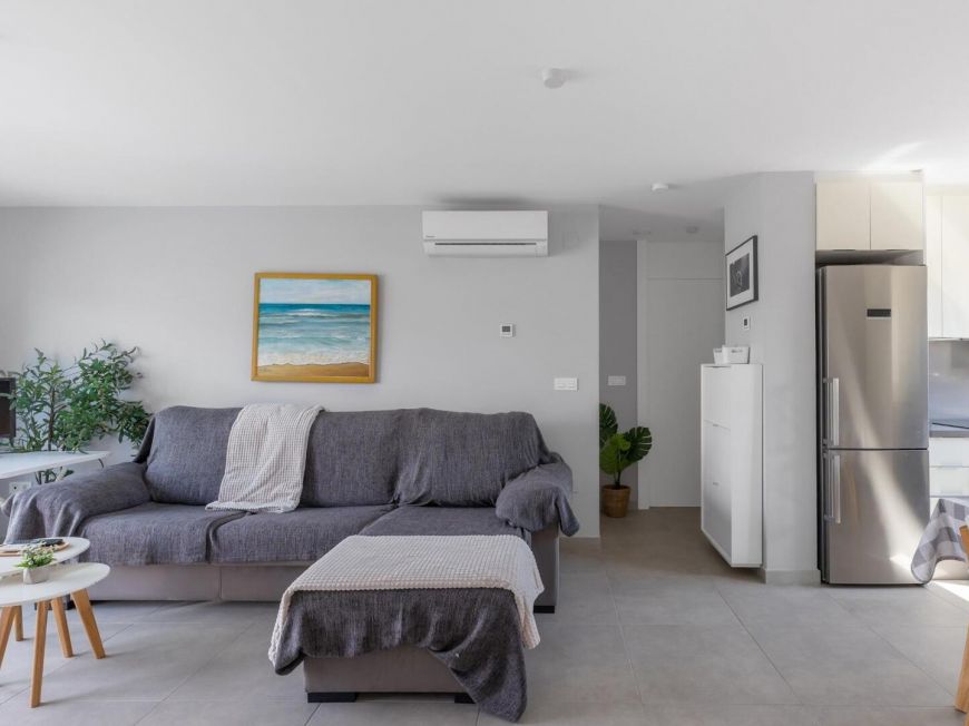 Španělsko Penthouse with 2 Bedrooms, Solarium and Sea Views just 400 m from the Beach