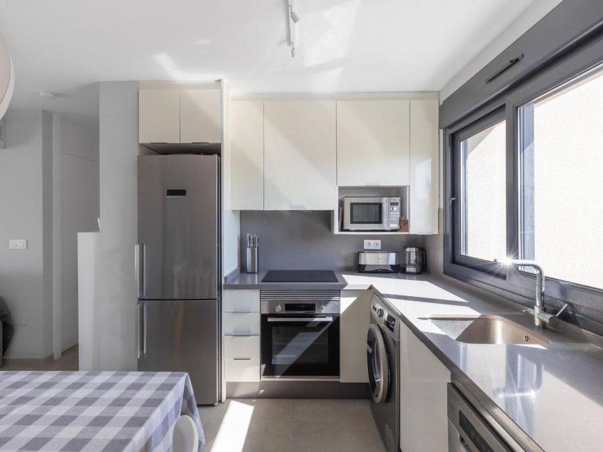 Espagne Penthouse de 2 chambres avec solarium et vue sur la mer à 400 m de la plage