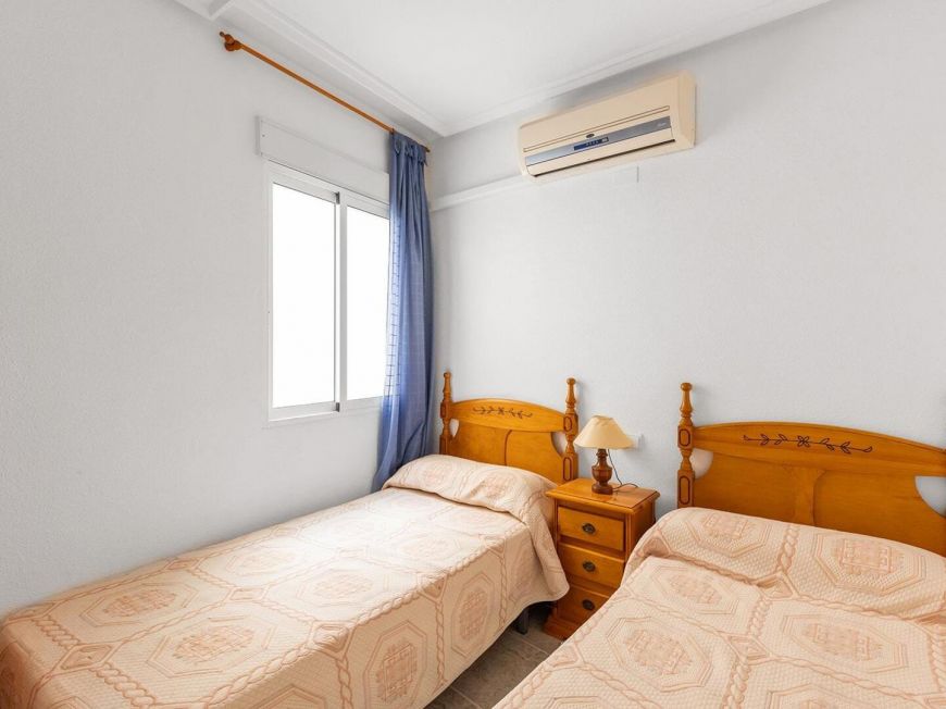 Španělsko Opportunity next to Los Locos beach, 2 bedrooms, pool and garage