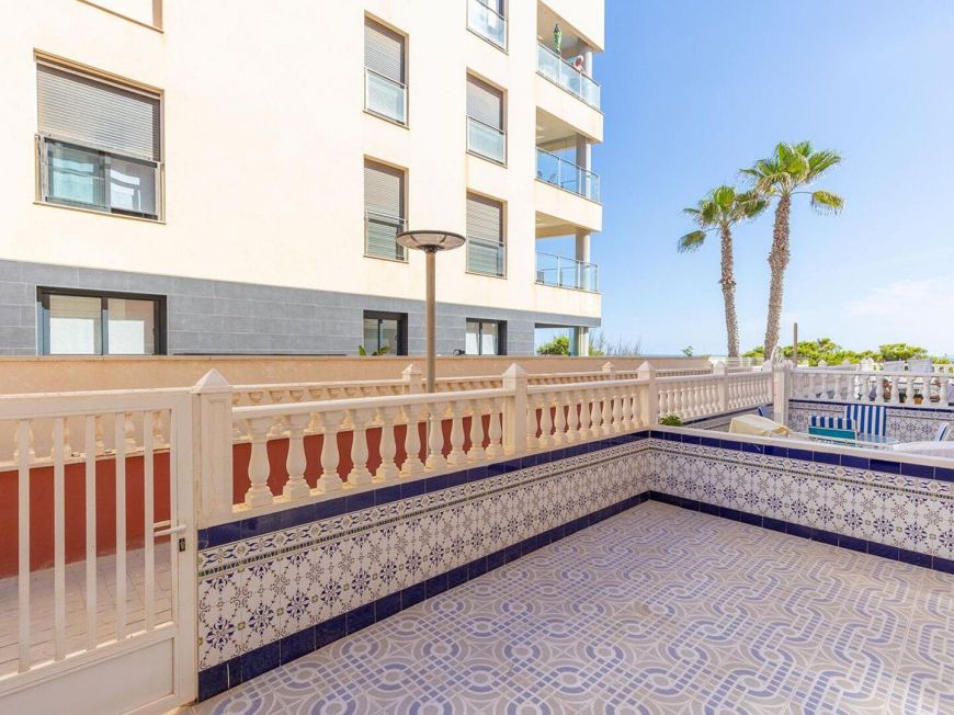 Španělsko Ground floor apartment with garage included, 10 meters from the sea in La Mata