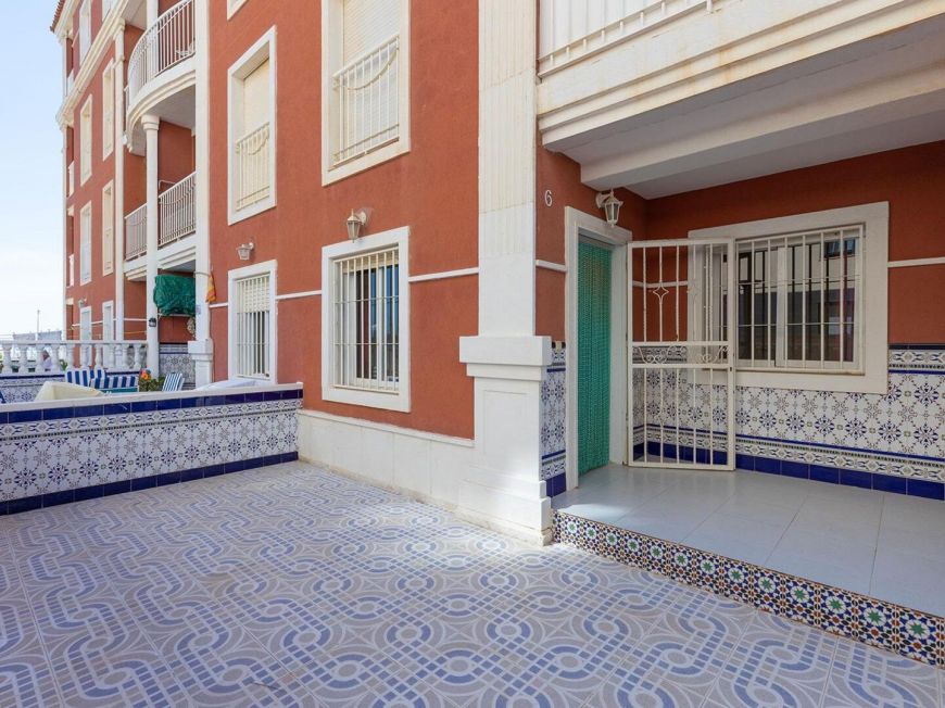 Španělsko Ground floor apartment with garage included, 10 meters from the sea in La Mata