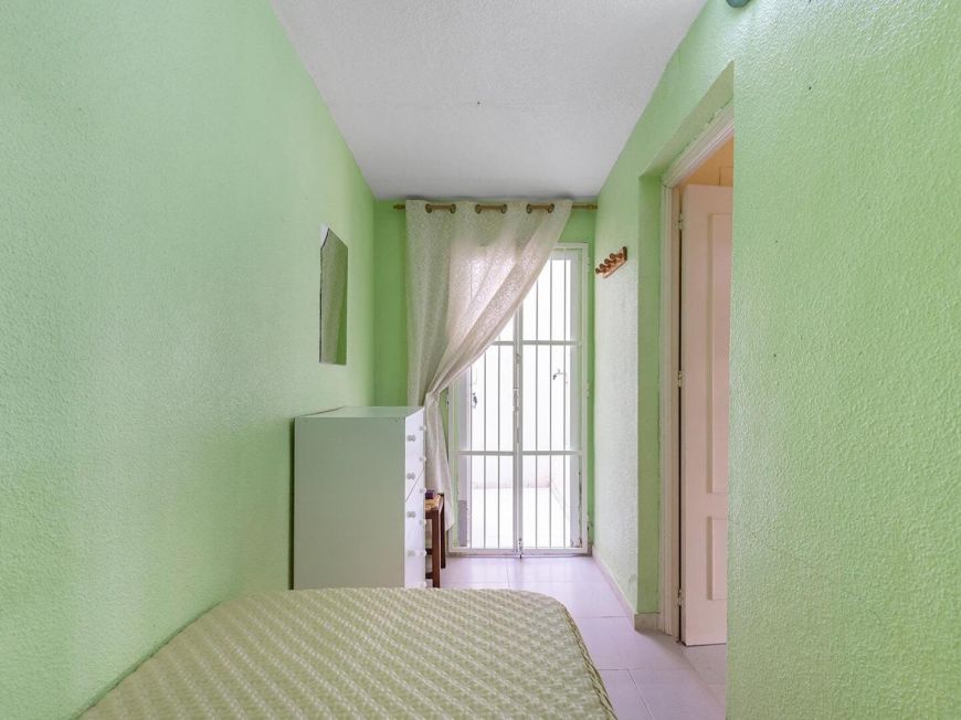 Španělsko Ground floor apartment with garage included, 10 meters from the sea in La Mata