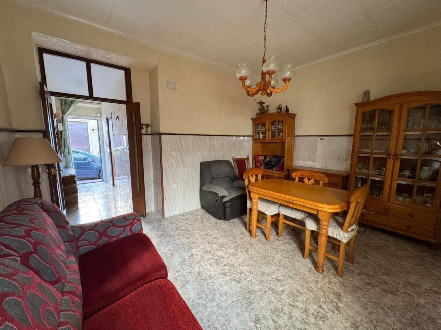 España Oportunidad Casa en el centro de Torrevieja para reformar!