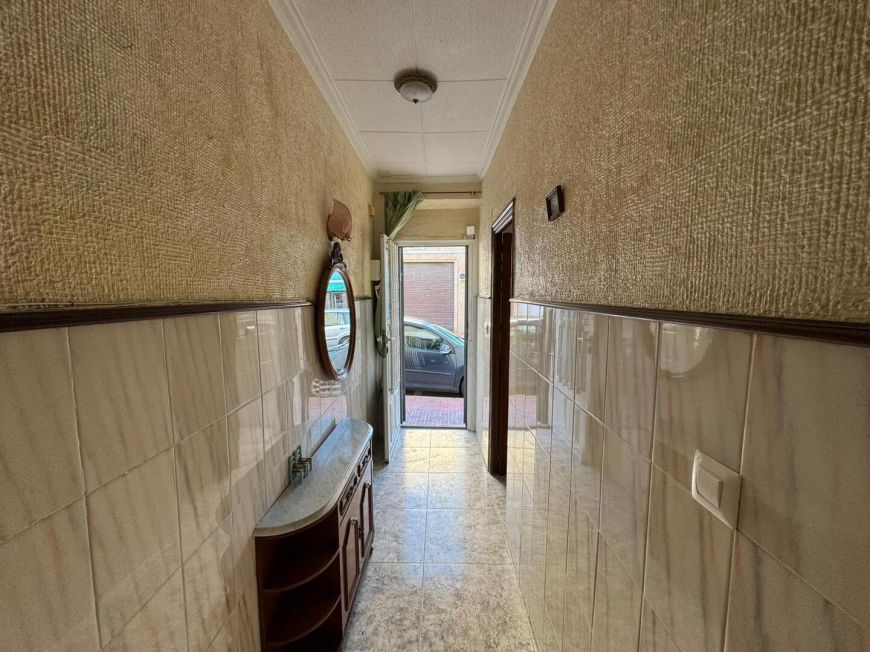 España Oportunidad Casa en el centro de Torrevieja para reformar!