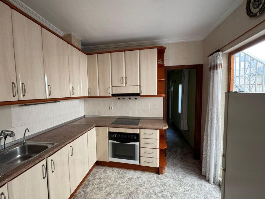 España Oportunidad Casa en el centro de Torrevieja para reformar!