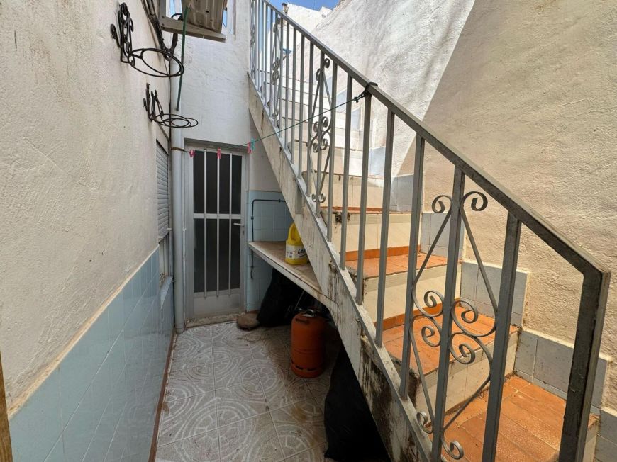 España Oportunidad Casa en el centro de Torrevieja para reformar!