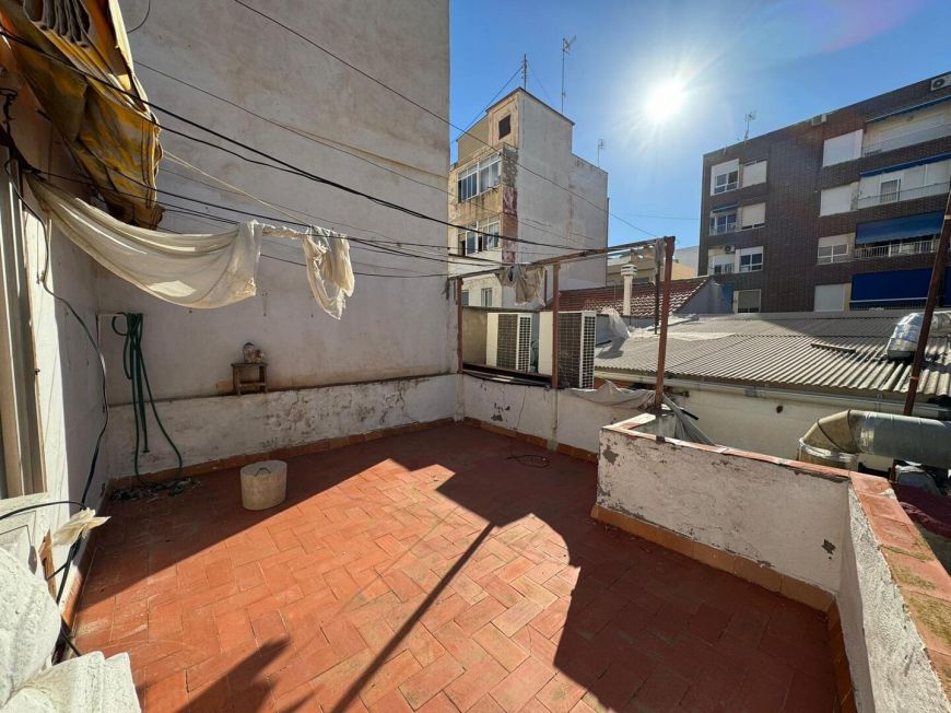 España Oportunidad Casa en el centro de Torrevieja para reformar!