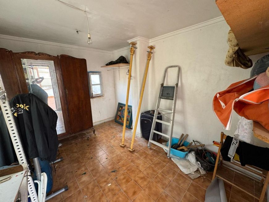 España Oportunidad Casa en el centro de Torrevieja para reformar!