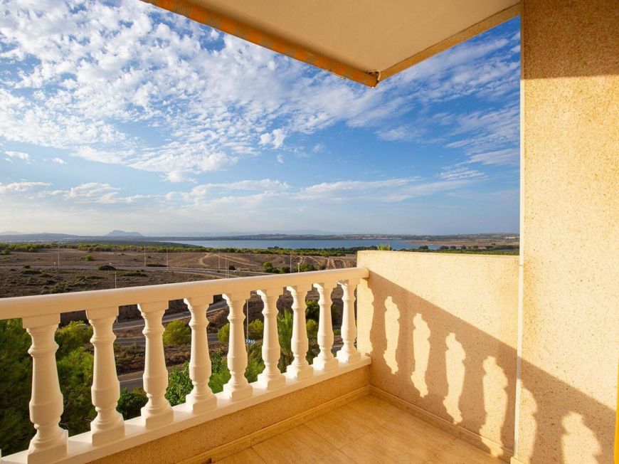 Espanha 2 bedroom opportunity with views and pool