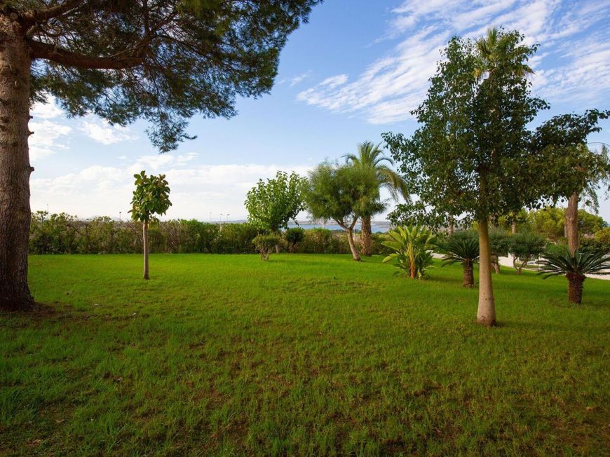 Espanha 2 bedroom opportunity with views and pool