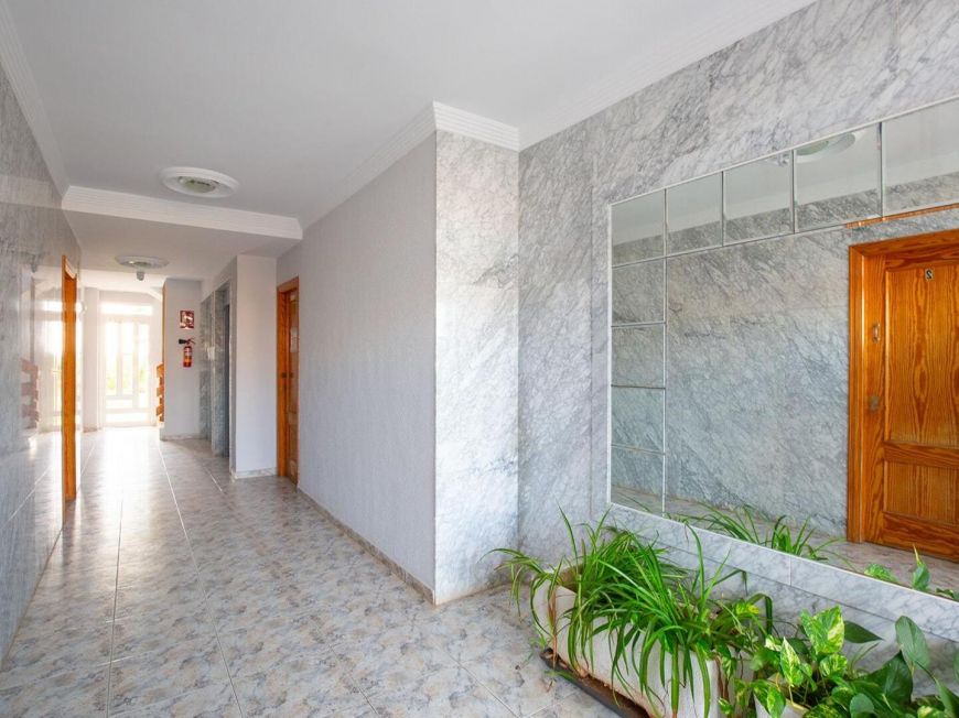 Espanha 2 bedroom opportunity with views and pool