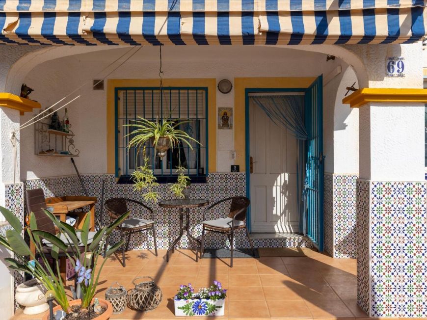 Španělsko Cozy Ground-Floor Bungalow with Garden in Torrevieja