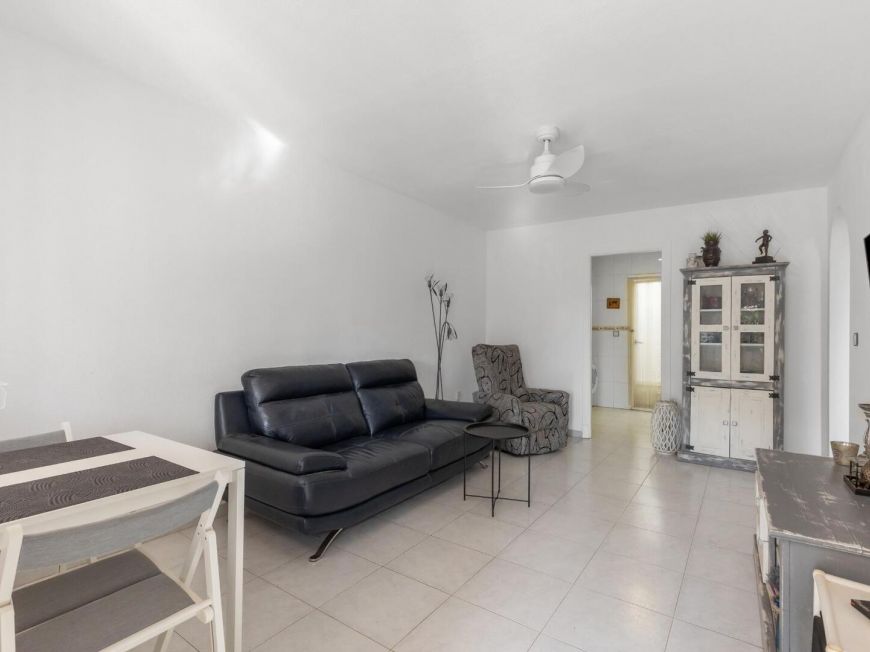 Španělsko Cozy Ground-Floor Bungalow with Garden in Torrevieja