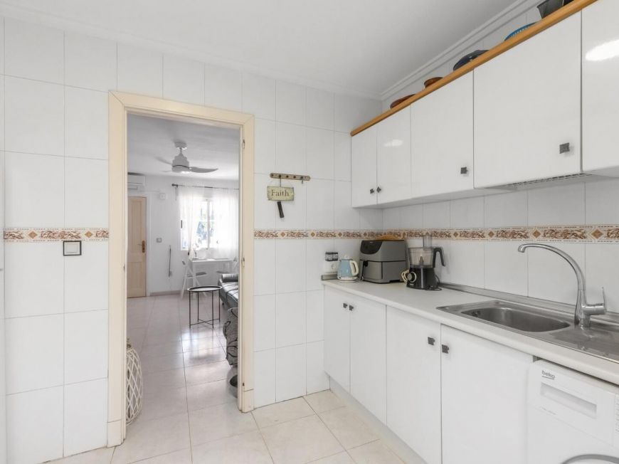 Španělsko Cozy Ground-Floor Bungalow with Garden in Torrevieja