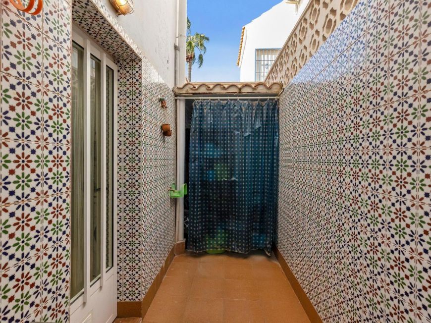 Španělsko Cozy Ground-Floor Bungalow with Garden in Torrevieja