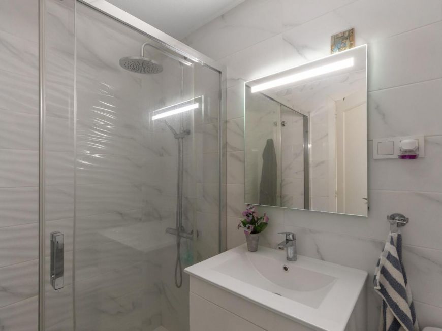 Španělsko Cozy Ground-Floor Bungalow with Garden in Torrevieja