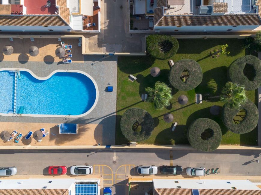 Španělsko Cozy Ground-Floor Bungalow with Garden in Torrevieja